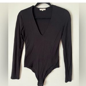 Wasabi + mint black v neck womens long sleeve body suit. Size M